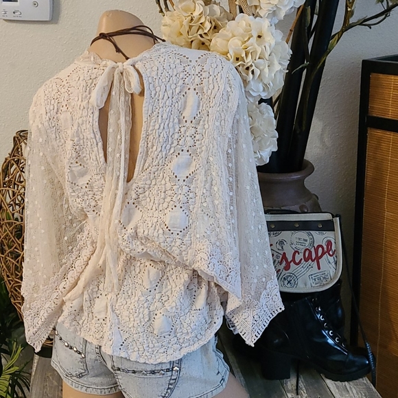 SALE  FREE PEOPLE UNIQUE CREME LACE TOP SMALL - Picture 9 of 16